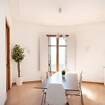 De Lujo 7 Hab Con Balcon En Gran Via -grupos Hasta 14 - 8min A Pie Passeig Gracia Apartment *