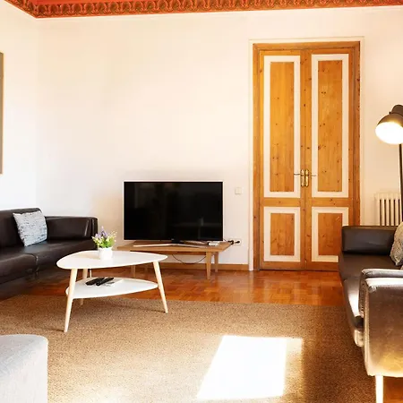 De Lujo 7 Hab Con Balcon En Gran Via -grupos Hasta 14 - 8min A Pie Passeig Gracia *