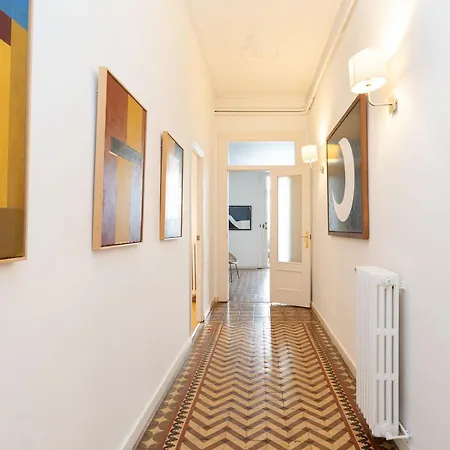 De Lujo 7 Hab Con Balcon En Gran Via -grupos Hasta 14 - 8min A Pie Passeig Gracia Barcelona